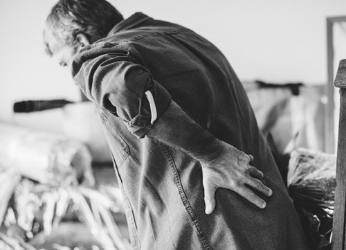 How to Avoid Back Pain While Traveling