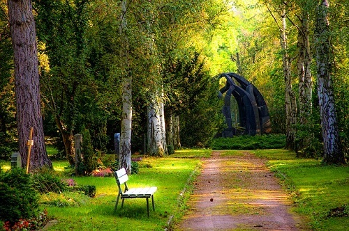 Best Ways to Pay for Funeral and Burial Services