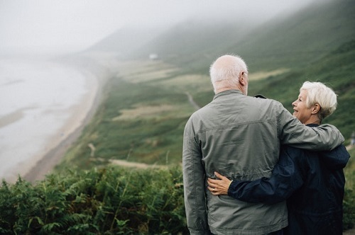 Why Older Americans Are Turning to CBD