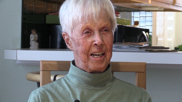 81 Year Old Andree Vetter on Yoga, Weights &amp; Bike Riding