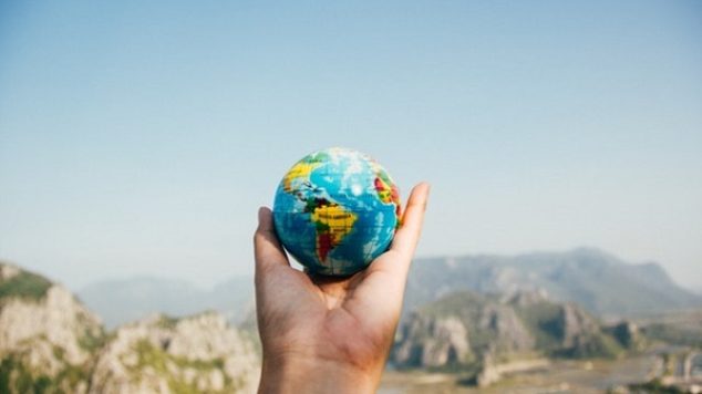 8 Healthy &amp; Safety Tips for Seniors Traveling This Summer